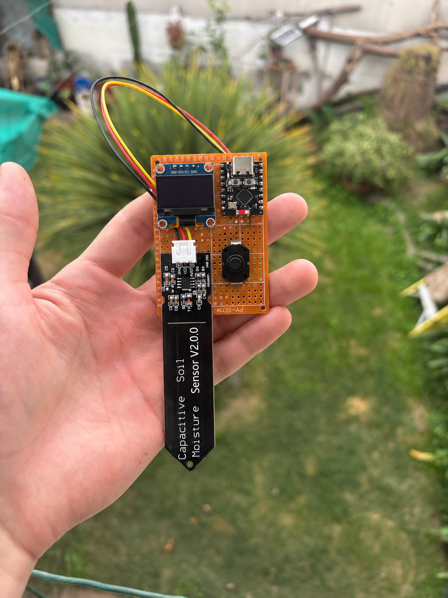 Estación de humedad del suelo SMDByte LAB 04 con ESP32-C3, pantalla OLED, pulsador y sensor capacitivo